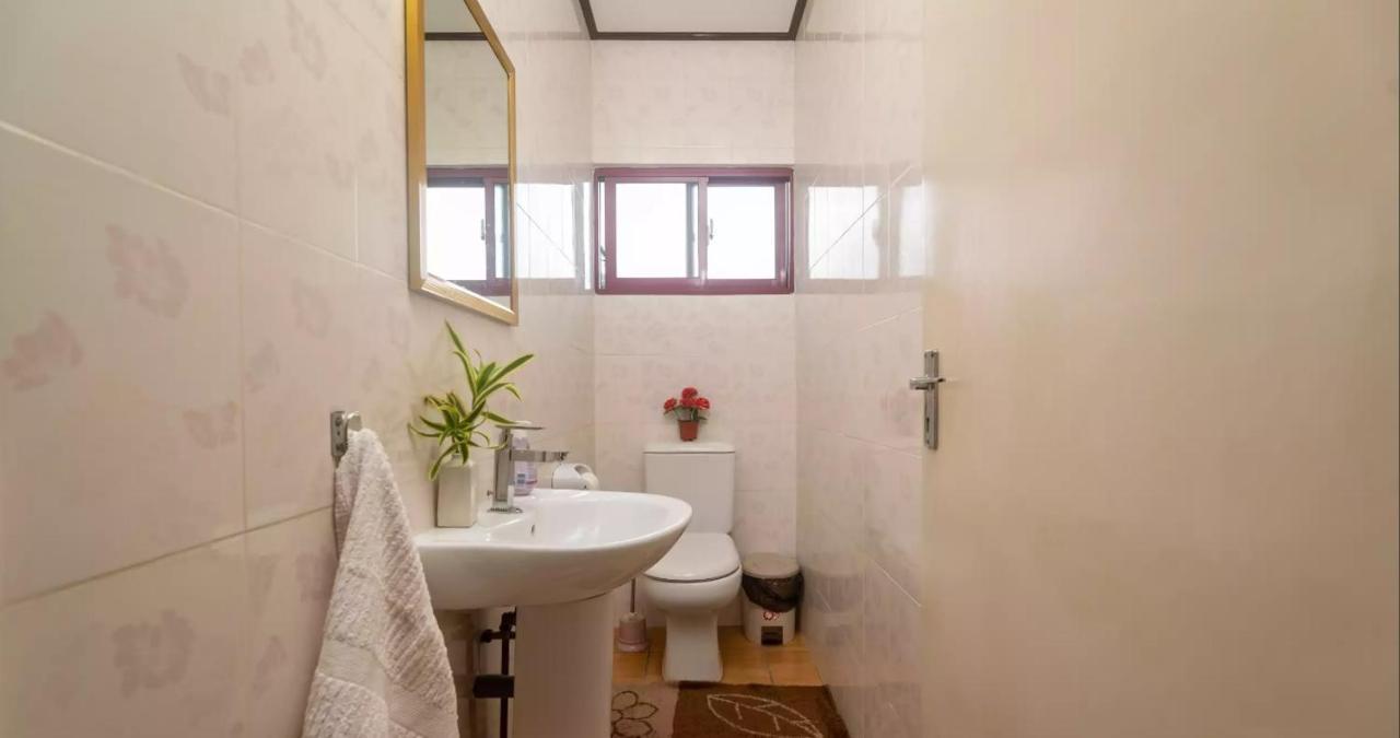 Chez Benoit Self Catering Appartement Victoria Buitenkant foto